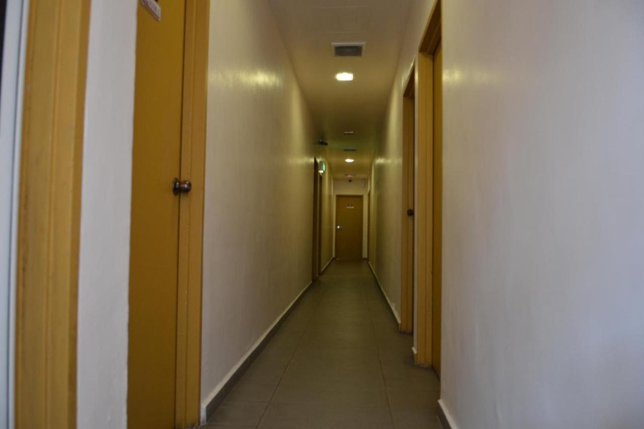 Gf Wonderful Hotel Pontian Kecil Exterior photo