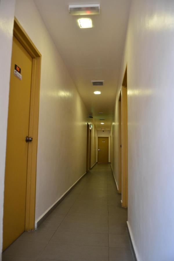 Gf Wonderful Hotel Pontian Kecil Exterior photo